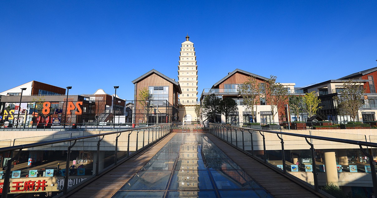 腾博会官网奥莱·滇池小镇